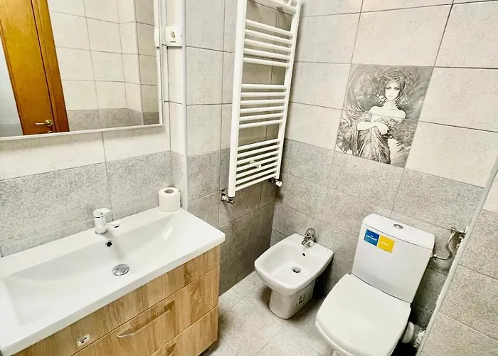 Large Three Appartement