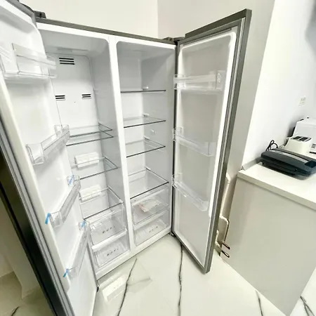 Appartement Large Three *