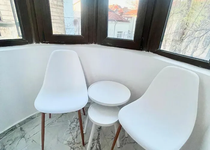 Large Three * Бухарест