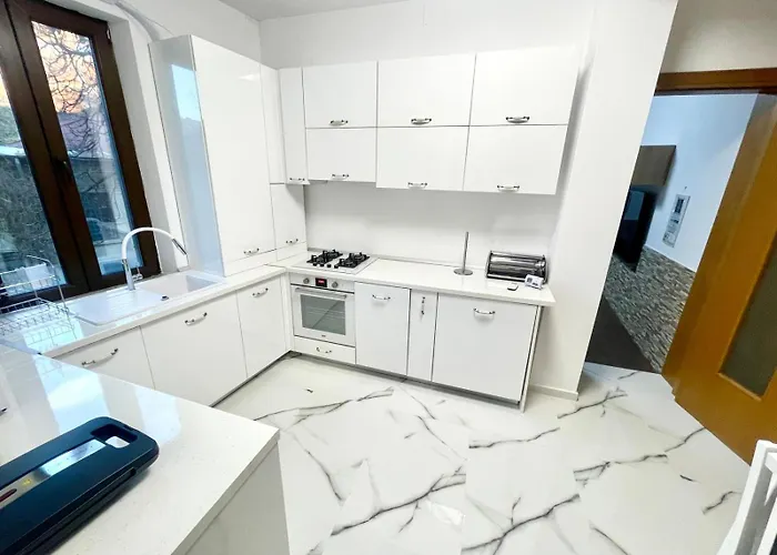 Large Three Apartman